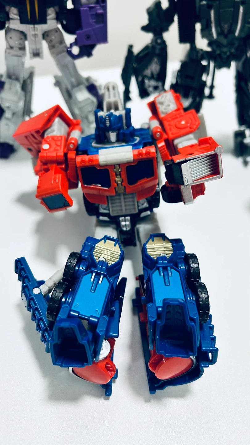 Transformers Action Figures – Lot of 4 – Optimus Prime - photo 2