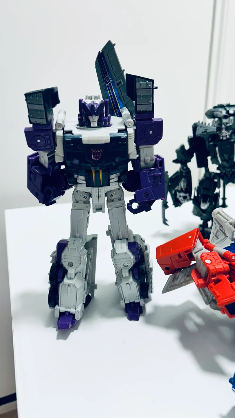 Transformers Action Figures – Lot of 4 – Optimus Prime - photo 4