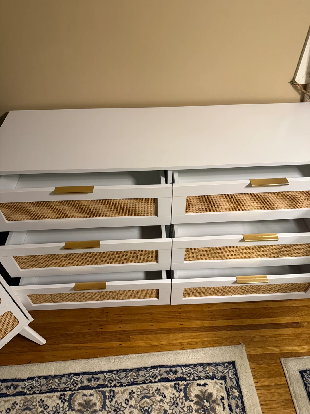 White and Rattan Dresser and Nightstands Set - photo 4