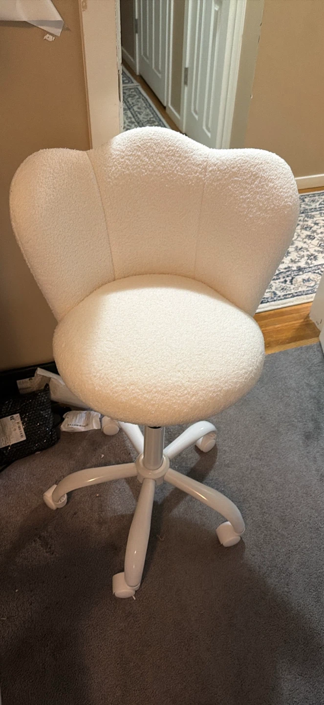 White Shell-Shaped Rolling Office Chair