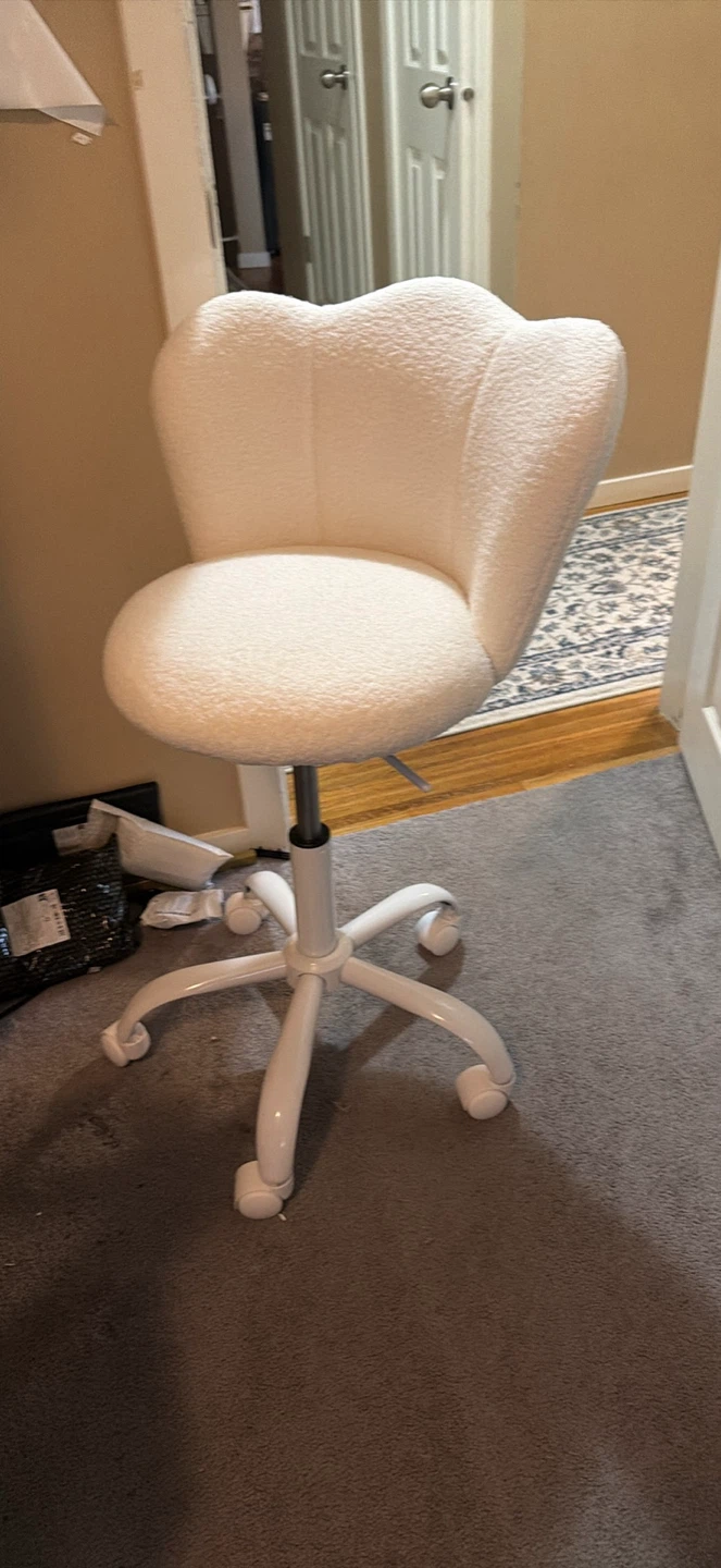 White Shell-Shaped Rolling Office Chair - photo 2