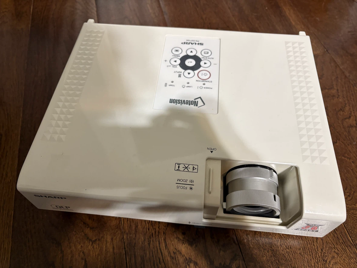 Sharp Notevision PG-D2710X DLP Projector - photo 2
