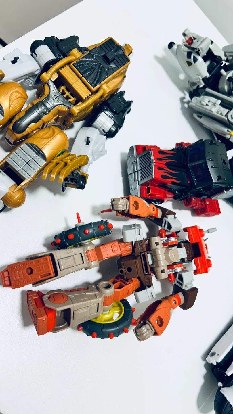 Transformers Action Figures & Vehicles – Lot of 6 – Optimus - photo 3