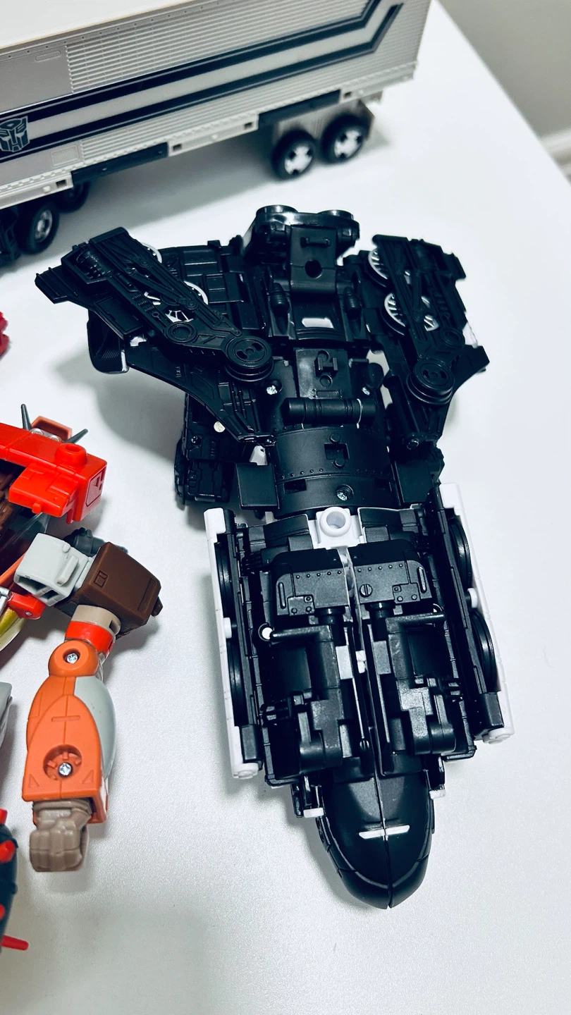 Transformers Action Figures & Vehicles – Lot of 6 – Optimus - photo 4