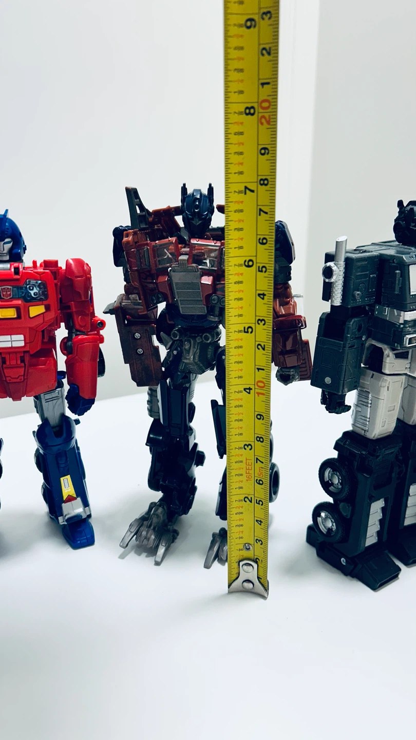Transformers Action Figures – Lot of 5 – Optimus Prime - photo 2