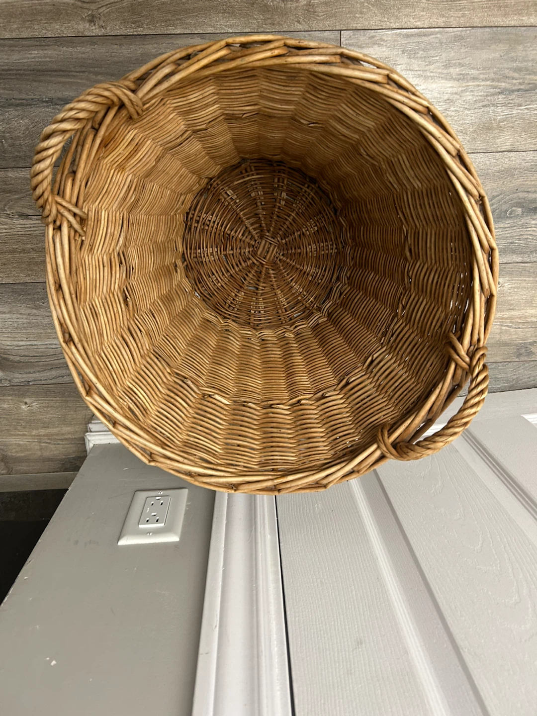 Large Wicker Laundry Basket - photo 4