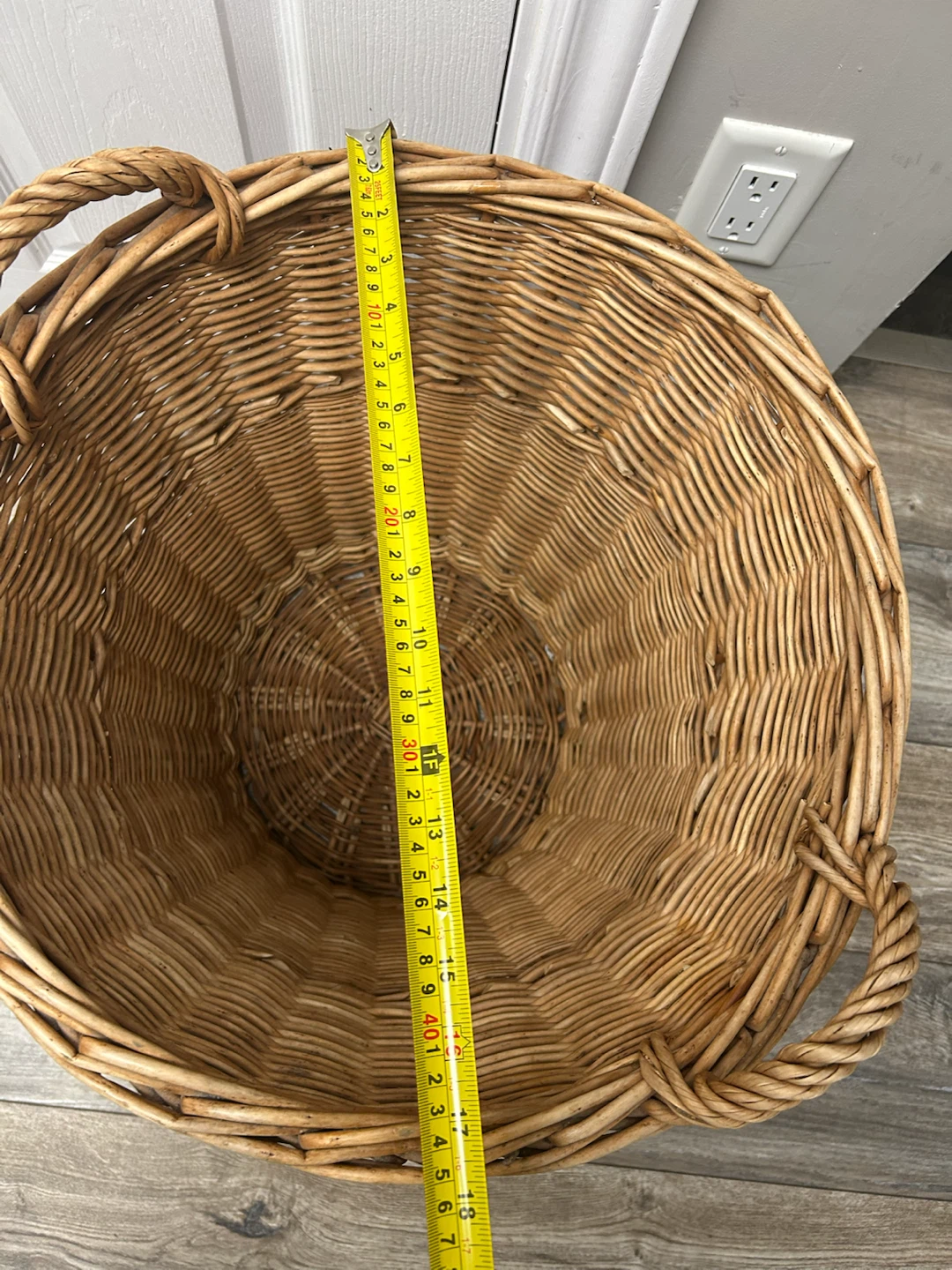 Large Wicker Laundry Basket - photo 5