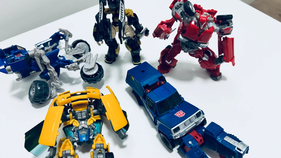 Transformers Action Figures – Lot of 5 – Bumblebee – Sold As Is - photo 2