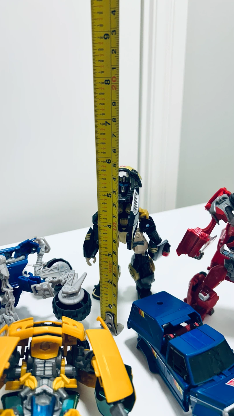 Transformers Action Figures – Lot of 5 – Bumblebee – Sold As Is - photo 3