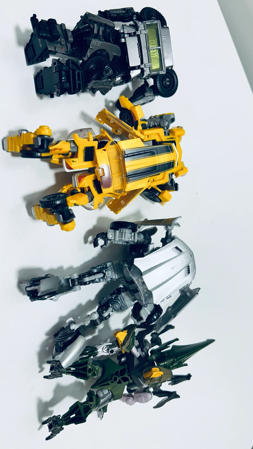 Transformers Action Figures – Lot of 4 – Bumblebee – Sold As Is - photo 3