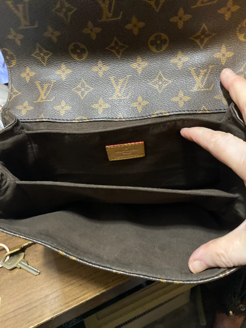 Louis Vuitton Monogram Shoulder Bag - photo 4