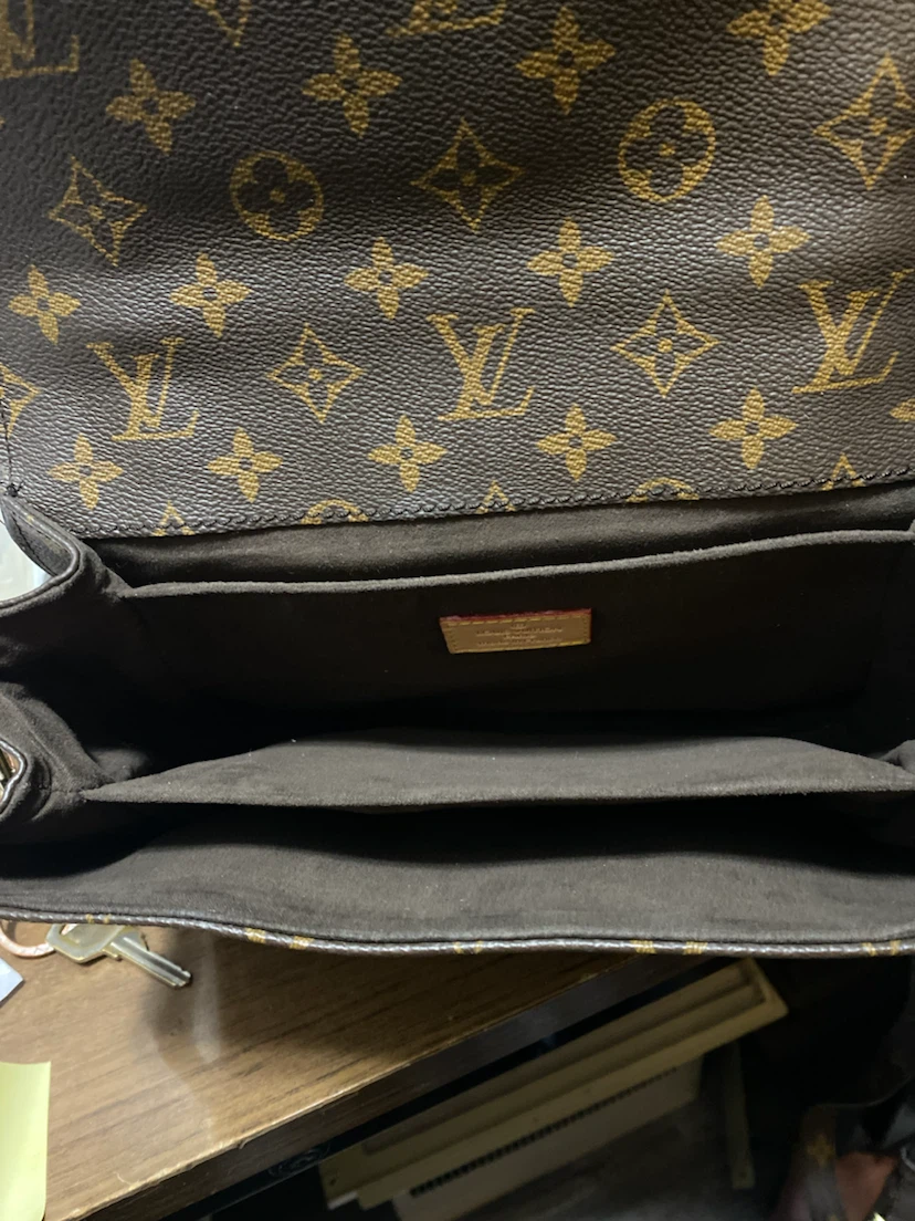 Louis Vuitton Monogram Shoulder Bag - photo 5