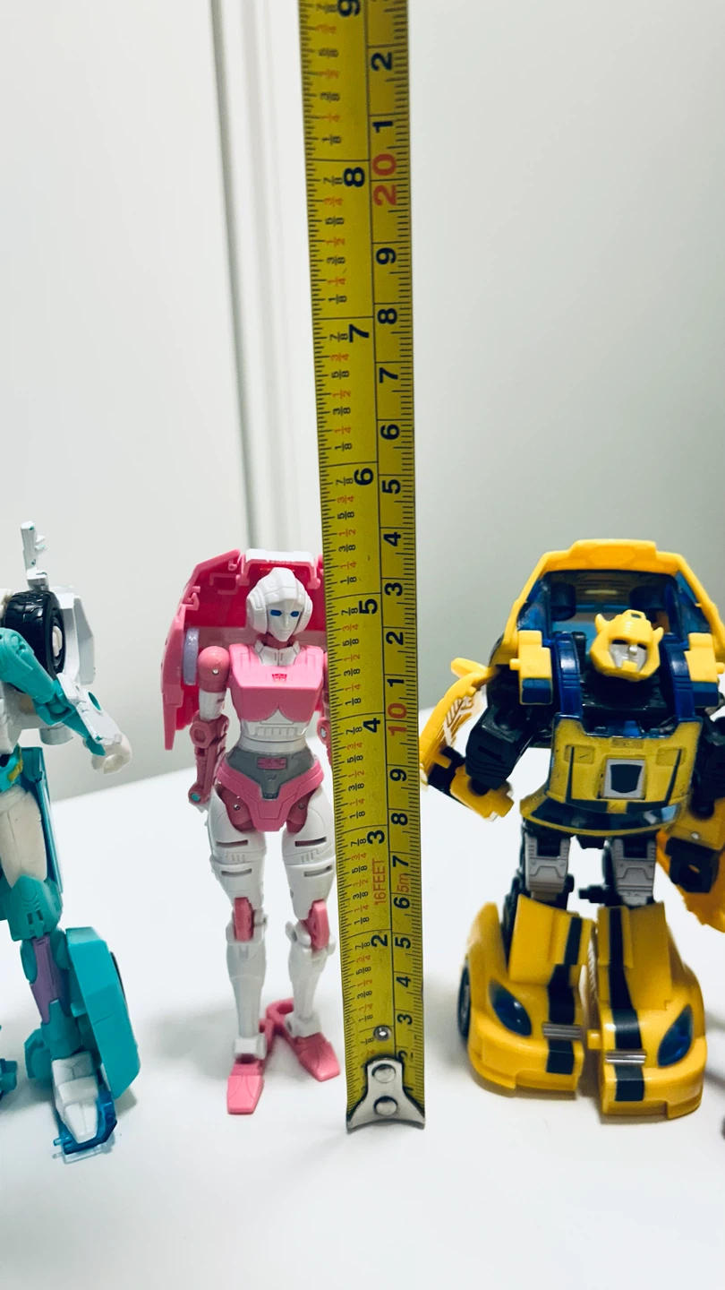 Transformers Autobots – Lot of 4 – Bumblebee, Arcee – Sold As Is - photo 2