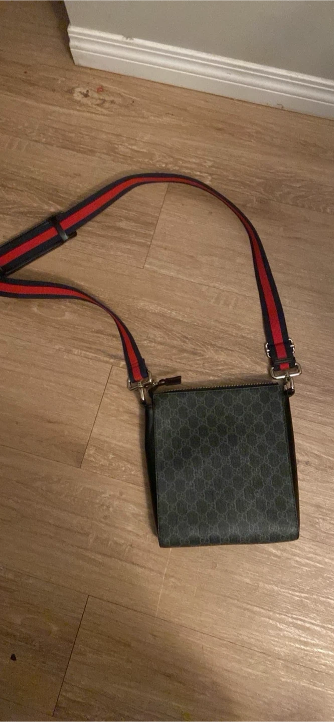 Gucci GG Supreme Messenger Bag