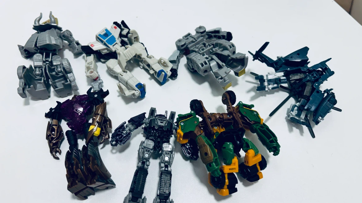 Transformers Hasbro Action Figures – Lot of 7 - photo 3