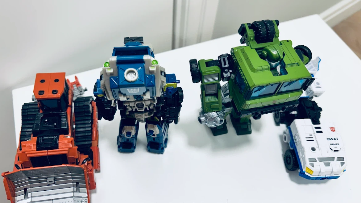 Transformers Action Figures – Lot of 5 – Autobots & Decepticons - photo 2