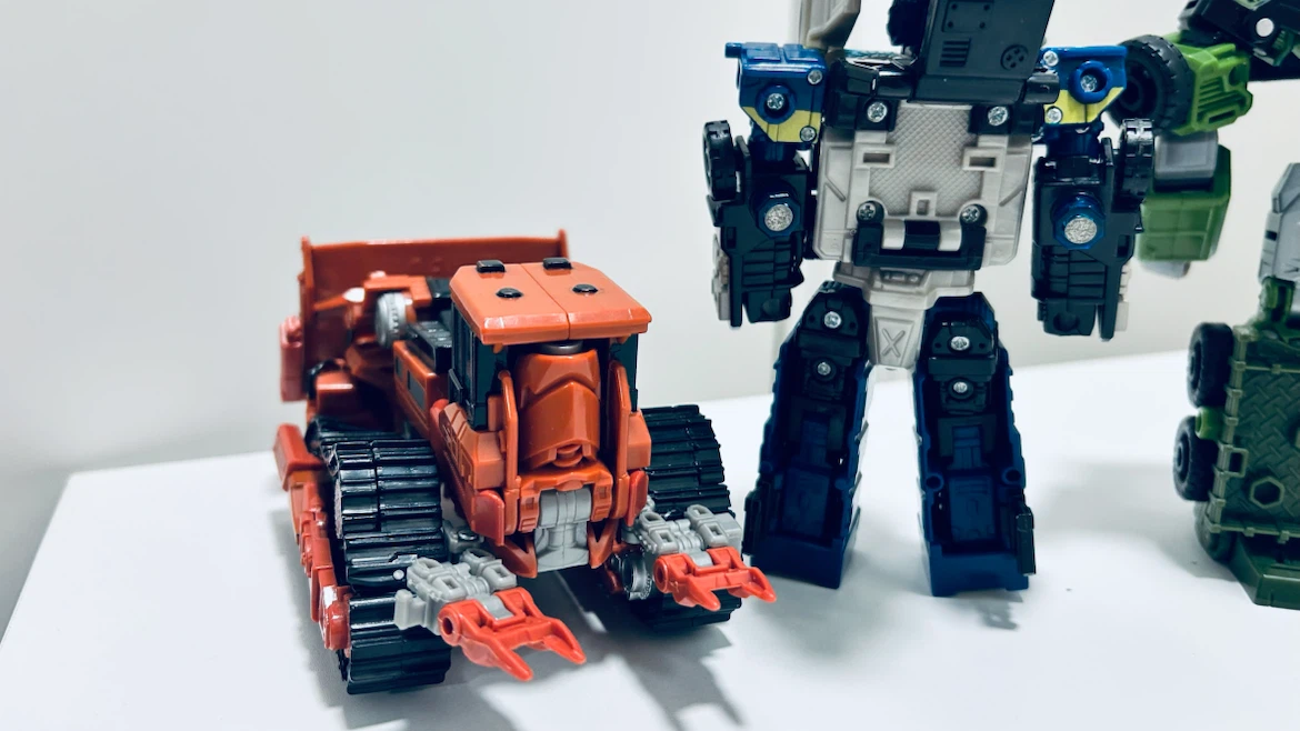 Transformers Action Figures – Lot of 5 – Autobots & Decepticons - photo 5