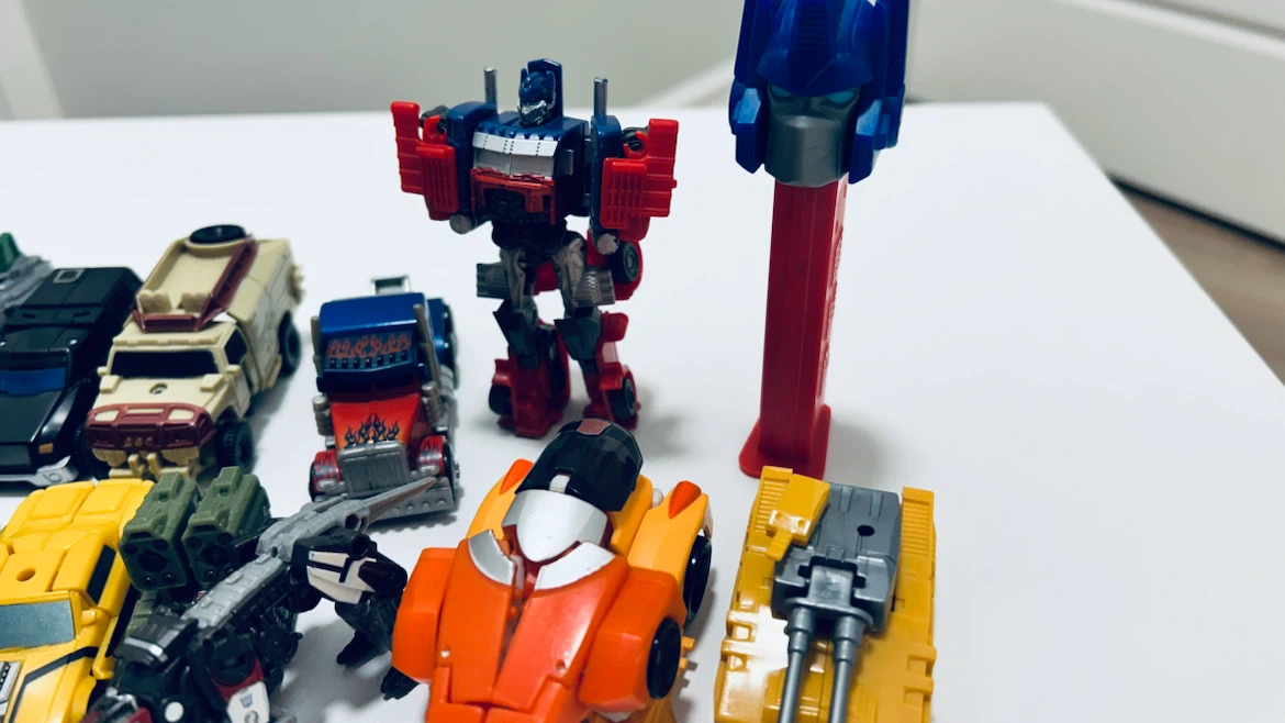 Transformers Hasbro Action Figures & Vehicles Toy Lot – Mixed - photo 4