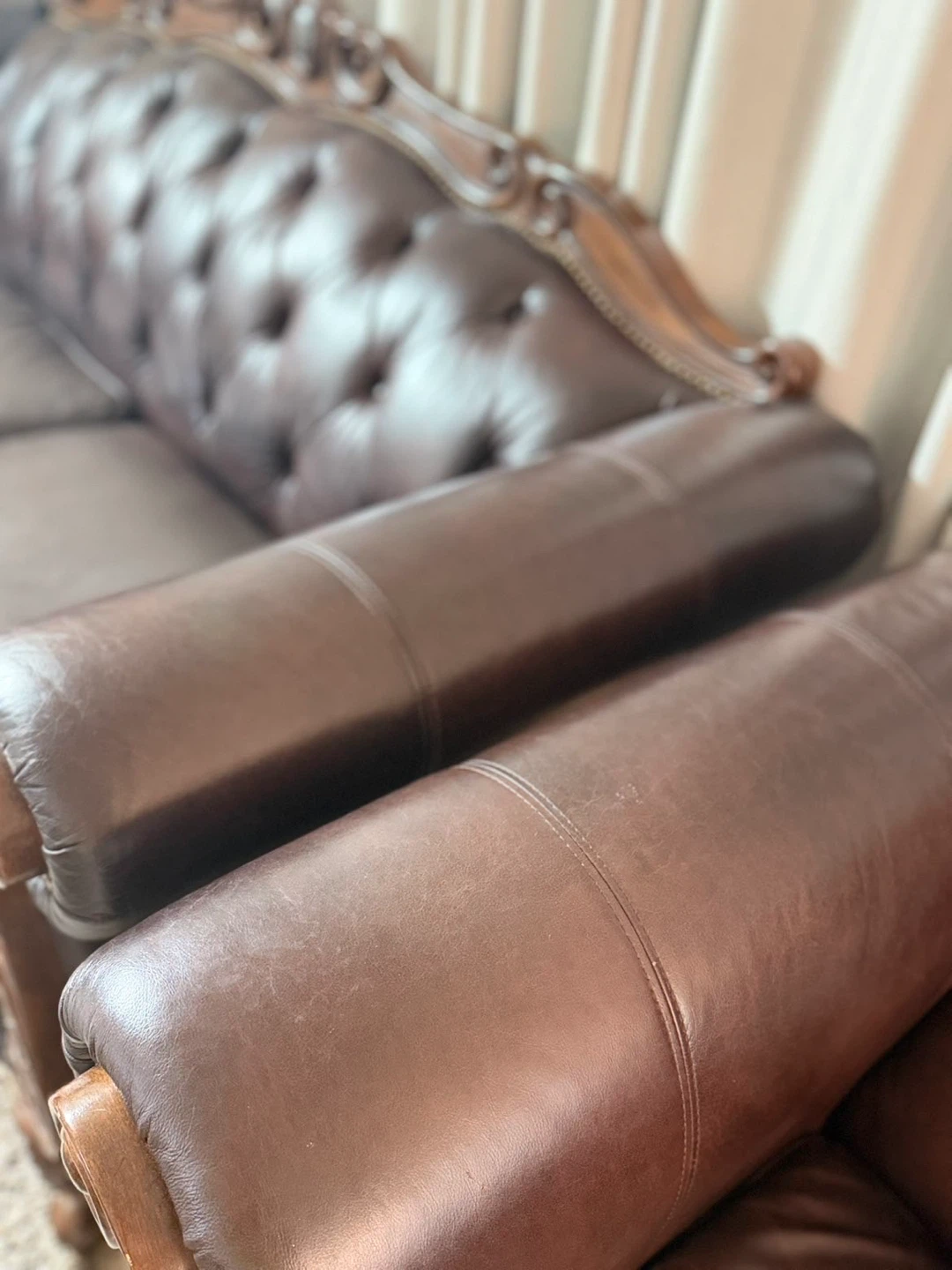 Classic Brown Tufted Leather Loveseat - photo 5