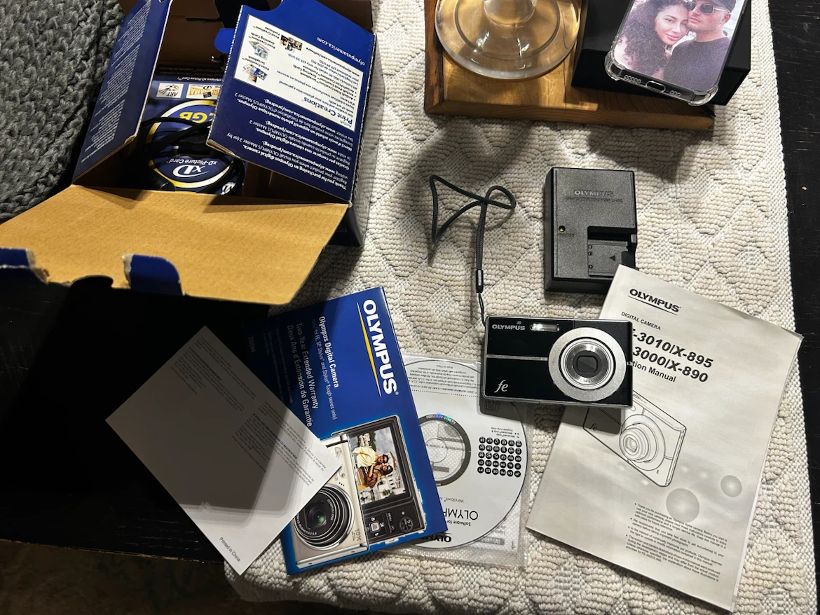 Olympus FE-3010 Digital Camera