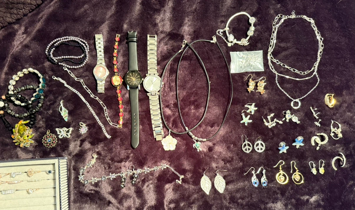 Assorted Jewellery Collection - photo 3
