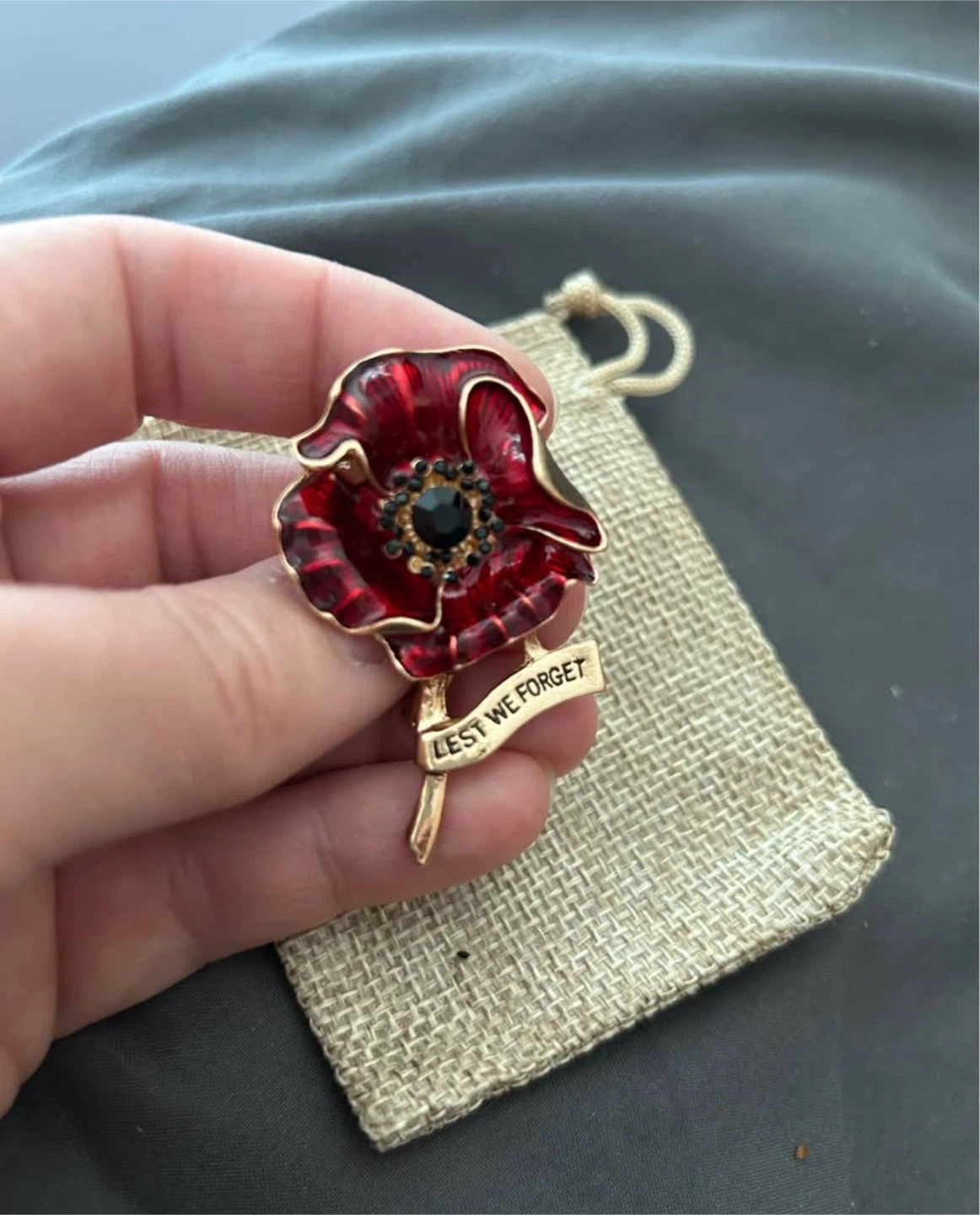 “Lest we forget” Remembrance Day Poppy Brooch - photo 2