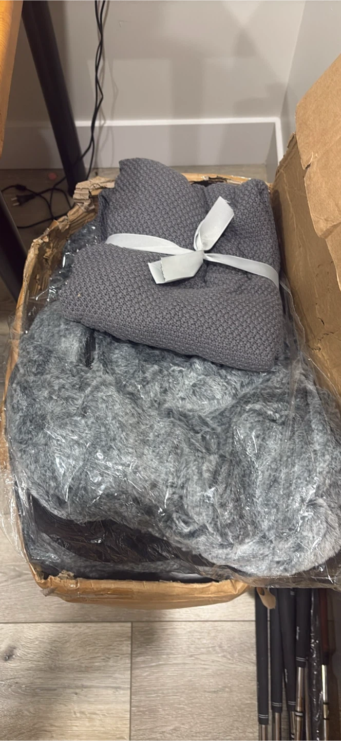 Human-Sized Faux Fur Pet Bed - photo 2