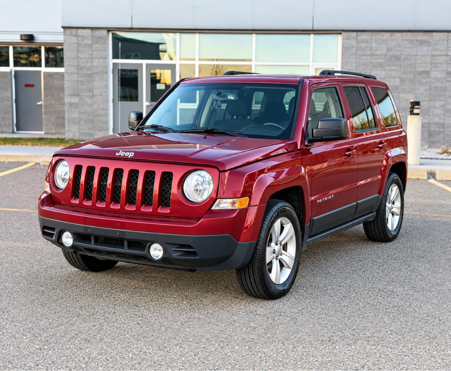 2015 JEEP PATRIOT AWD / REMOTE STARTER / SUNROOF / NEW TIRES