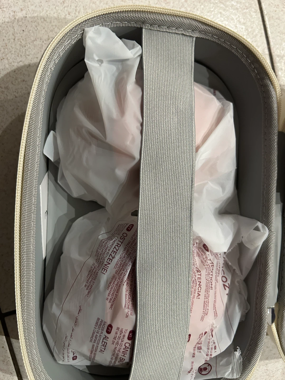 Momcozy M9 Hands-Free Wearable Breast Pump - photo 4