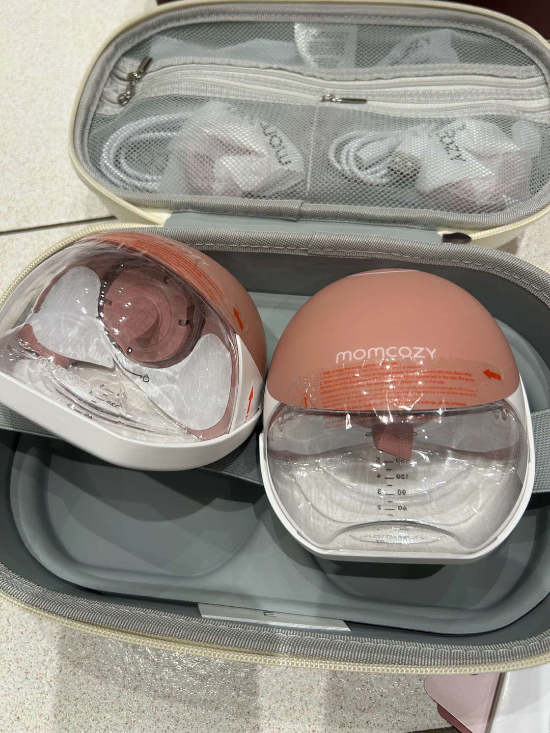 Momcozy M9 Hands-Free Wearable Breast Pump - photo 5