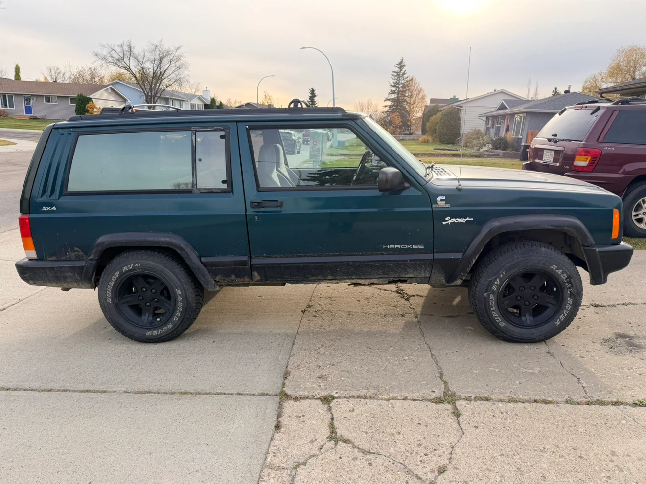 Jeep Cherokee - photo 2