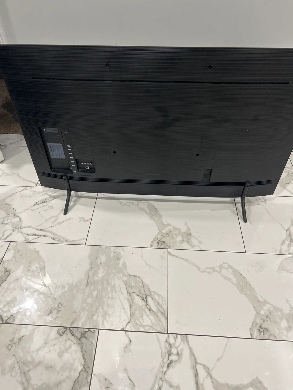 58 inches Samsung 4k tv and remote - photo 3