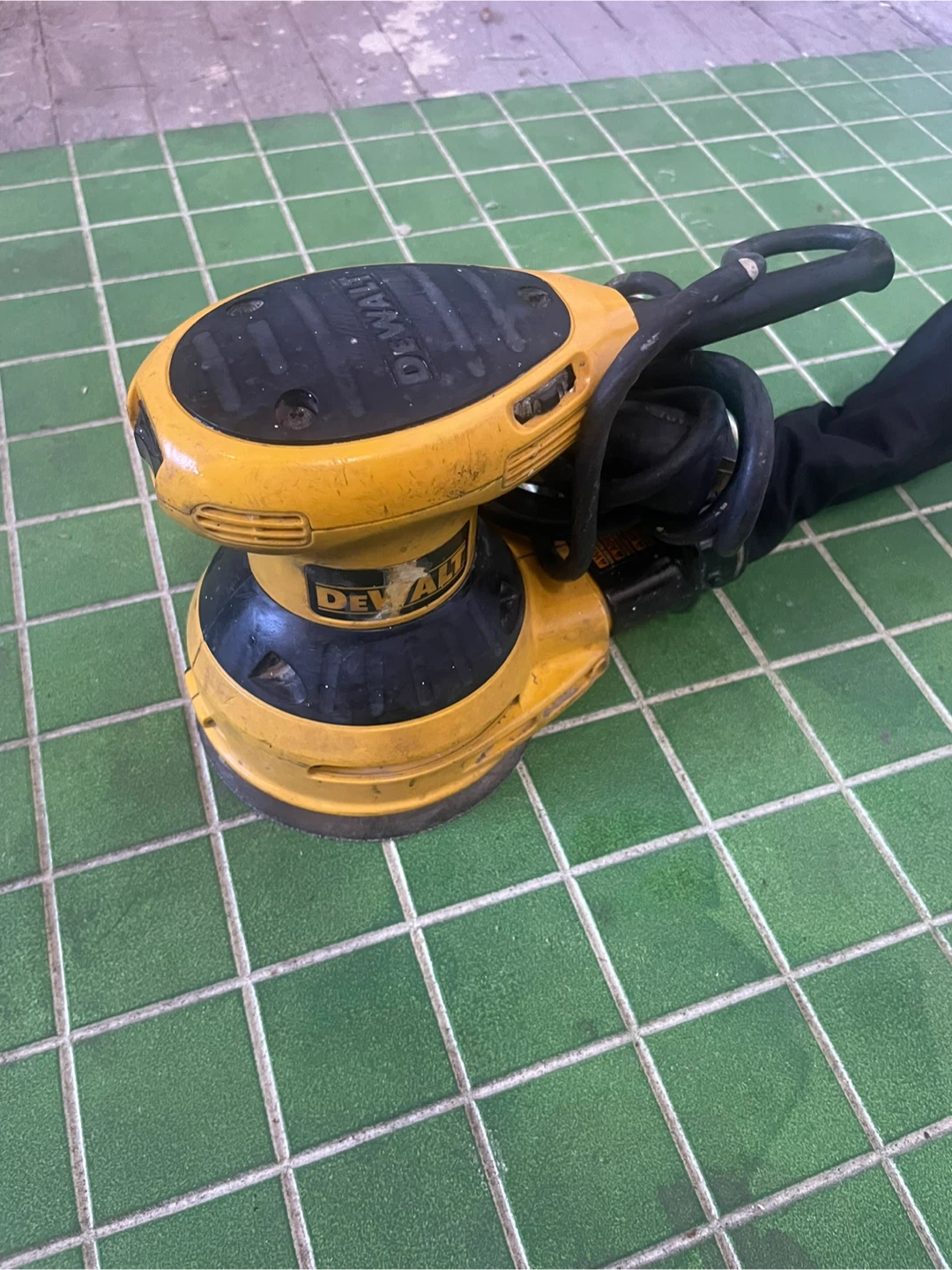 DeWalt Random Orbit Sander