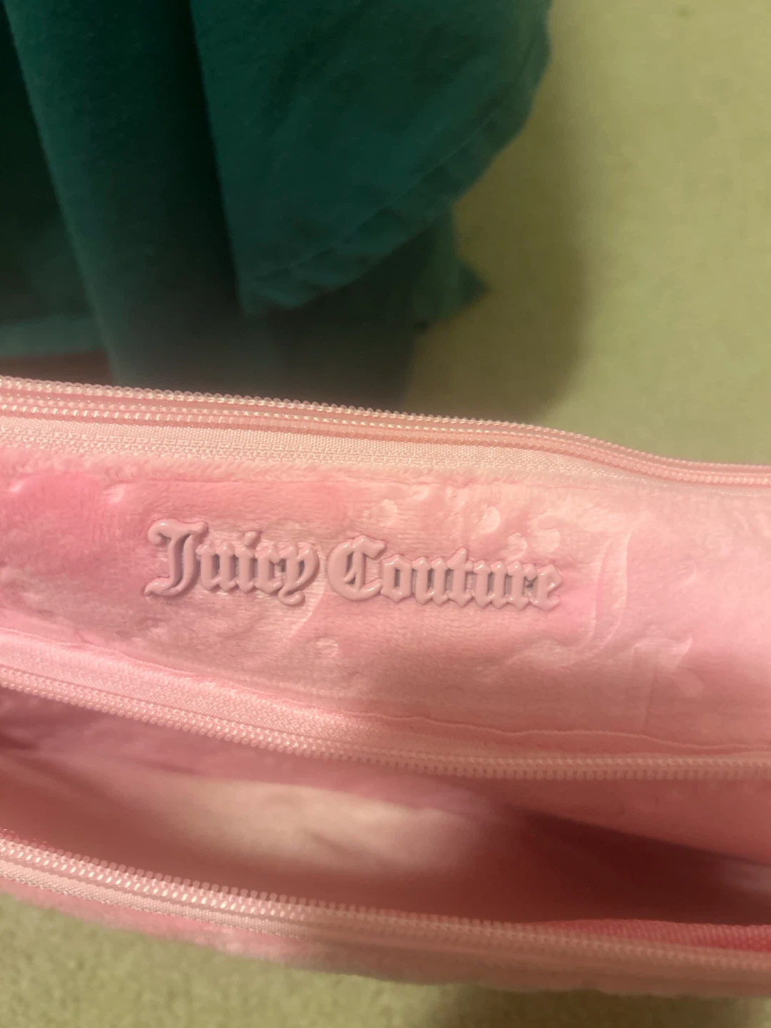 Juicy Couture Pink Velour Cosmetic Bag - photo 4