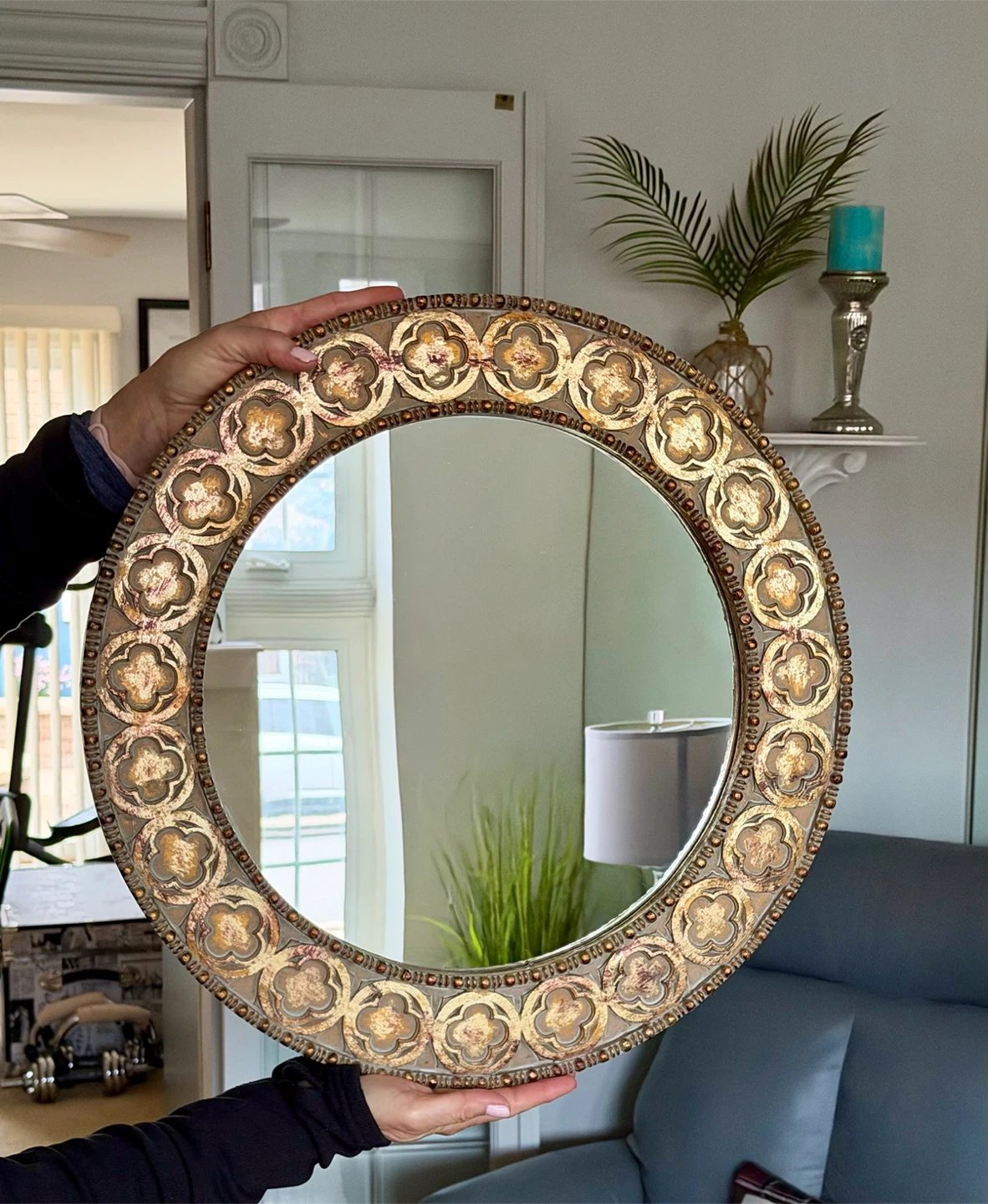 BEAUTIFUL GOLD ROUND MIRROR 20 X 20