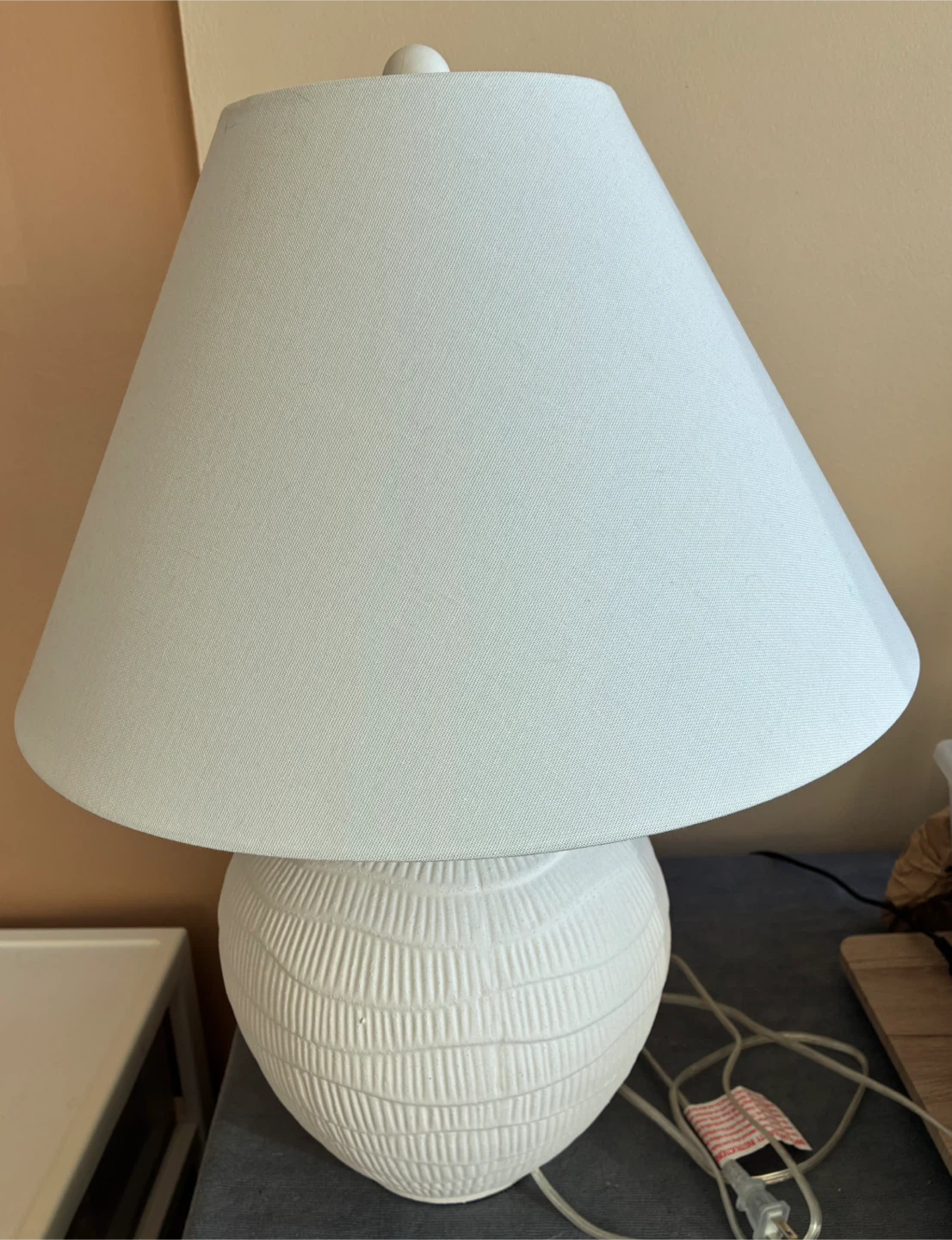 White Textured Table Lamp - photo 2
