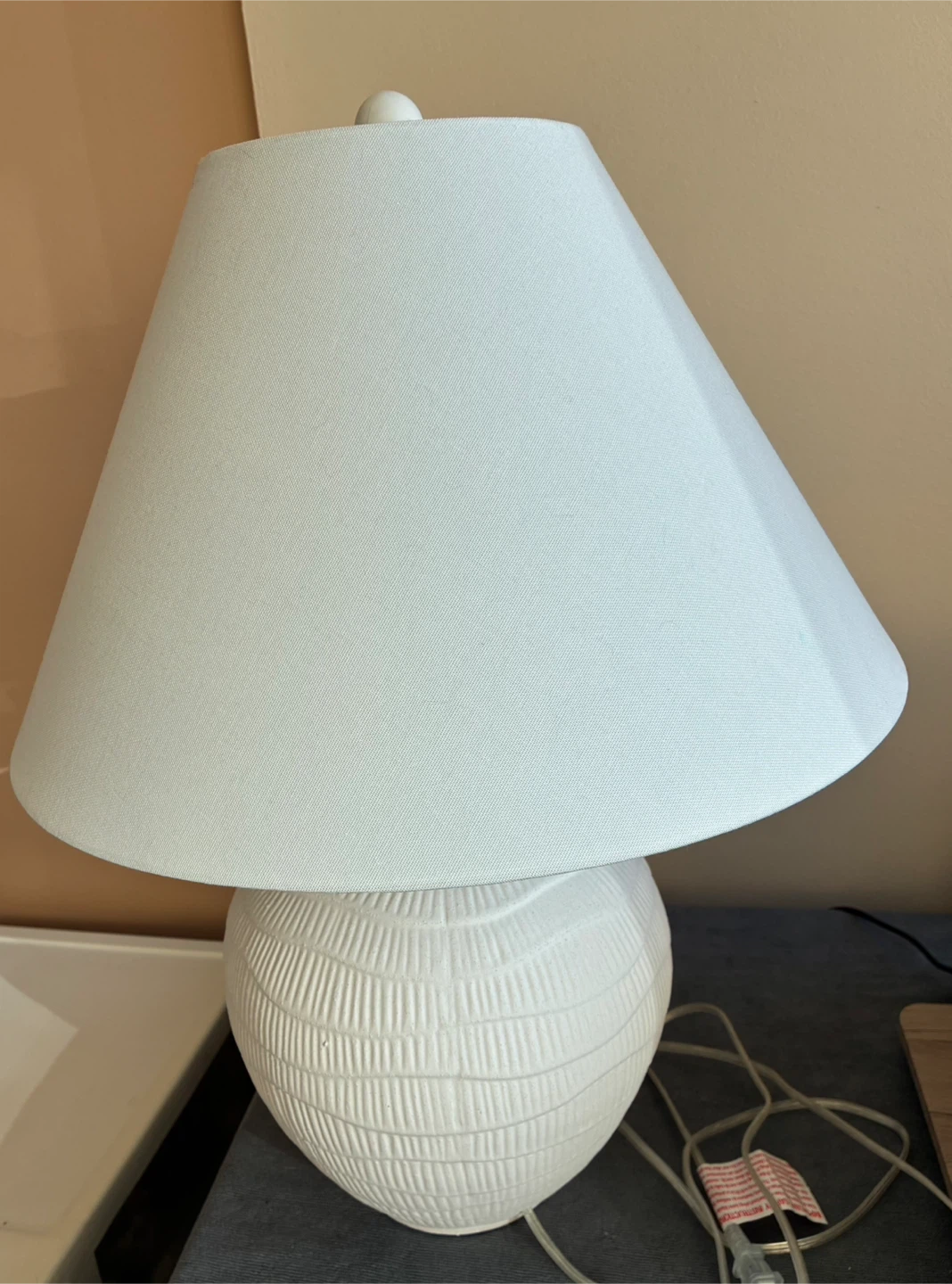 White Textured Table Lamp - photo 4