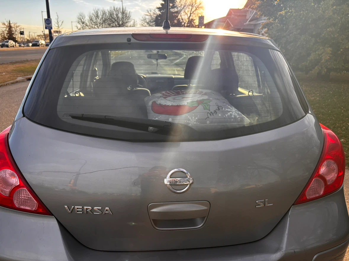 Nissan Versa SL - photo 2