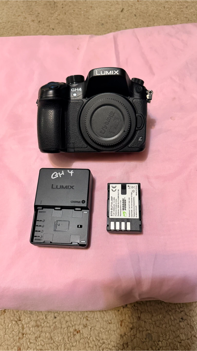Panasonic Lumix GH4 Camera Body