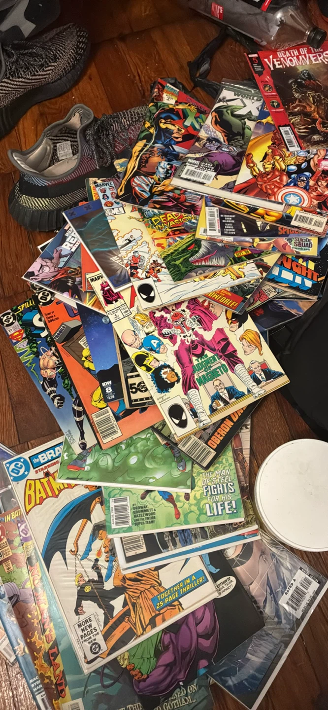Large Collection of Marvel and DC Comic Books over 100 comics - photo 2