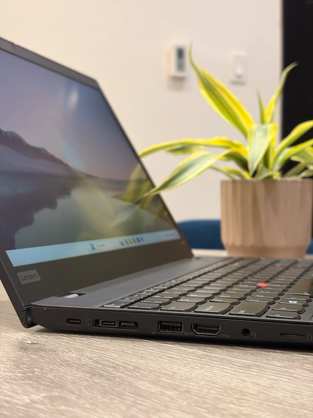Lenovo ThinkPad P15s Gen2 Laptop — i7-11Gen / 16GB / NVIDIA - photo 5