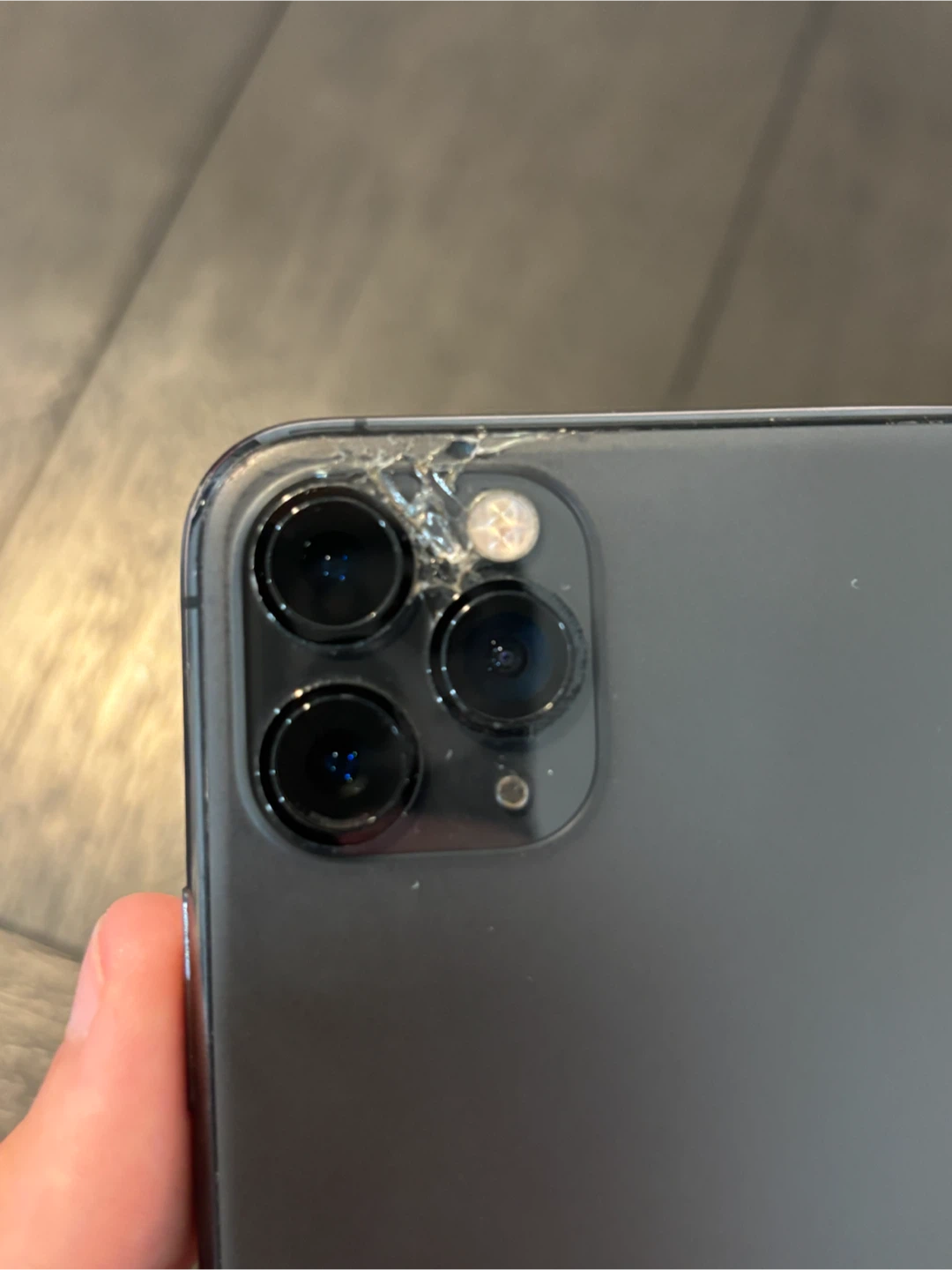 IPhone 11 Pro Max - 64gb - photo 3