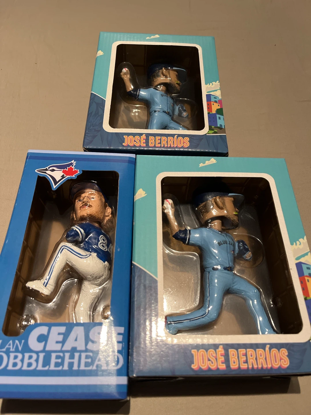 Toronto Blue Jays Bobbleheads - Jose Berrios and Dylan Cease - photo 2