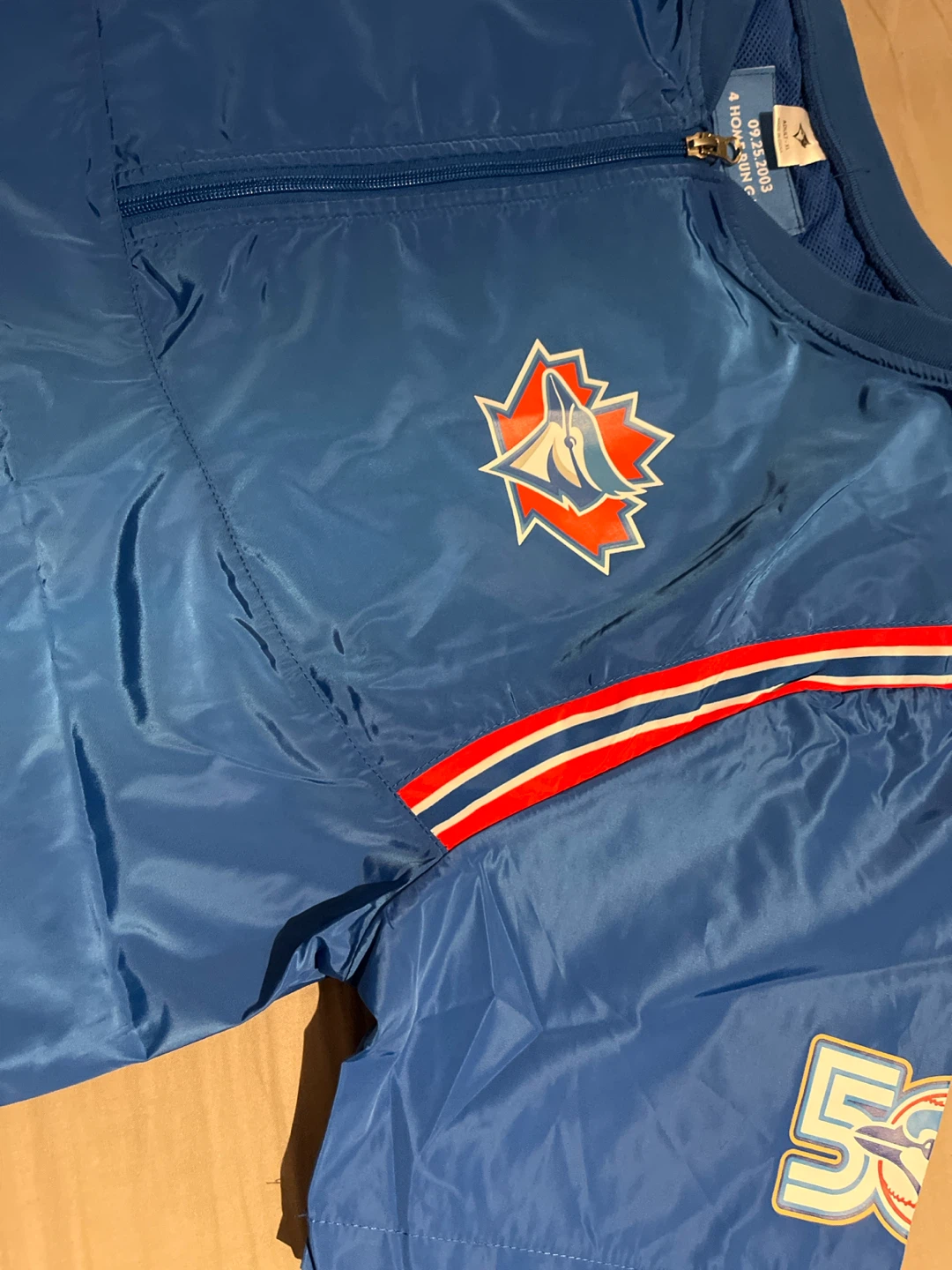 Toronto Blue Jays commemorative zip-up windbreaker - photo 2
