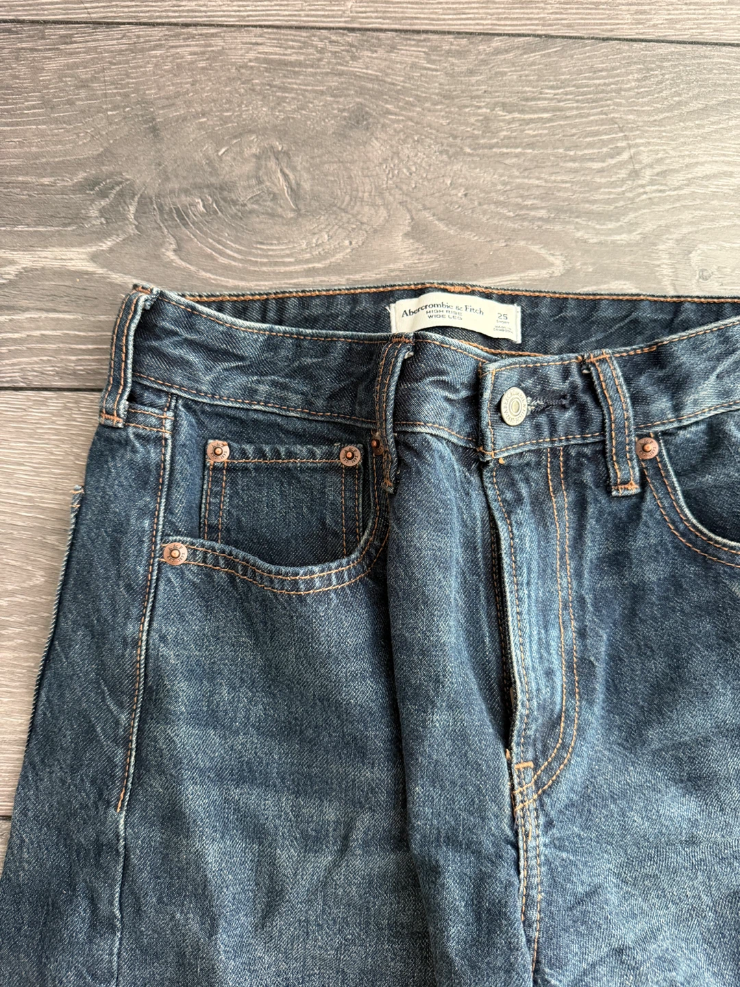 Abercrombie & Fitch Curve Love High Rise Wide Leg Jeans 25