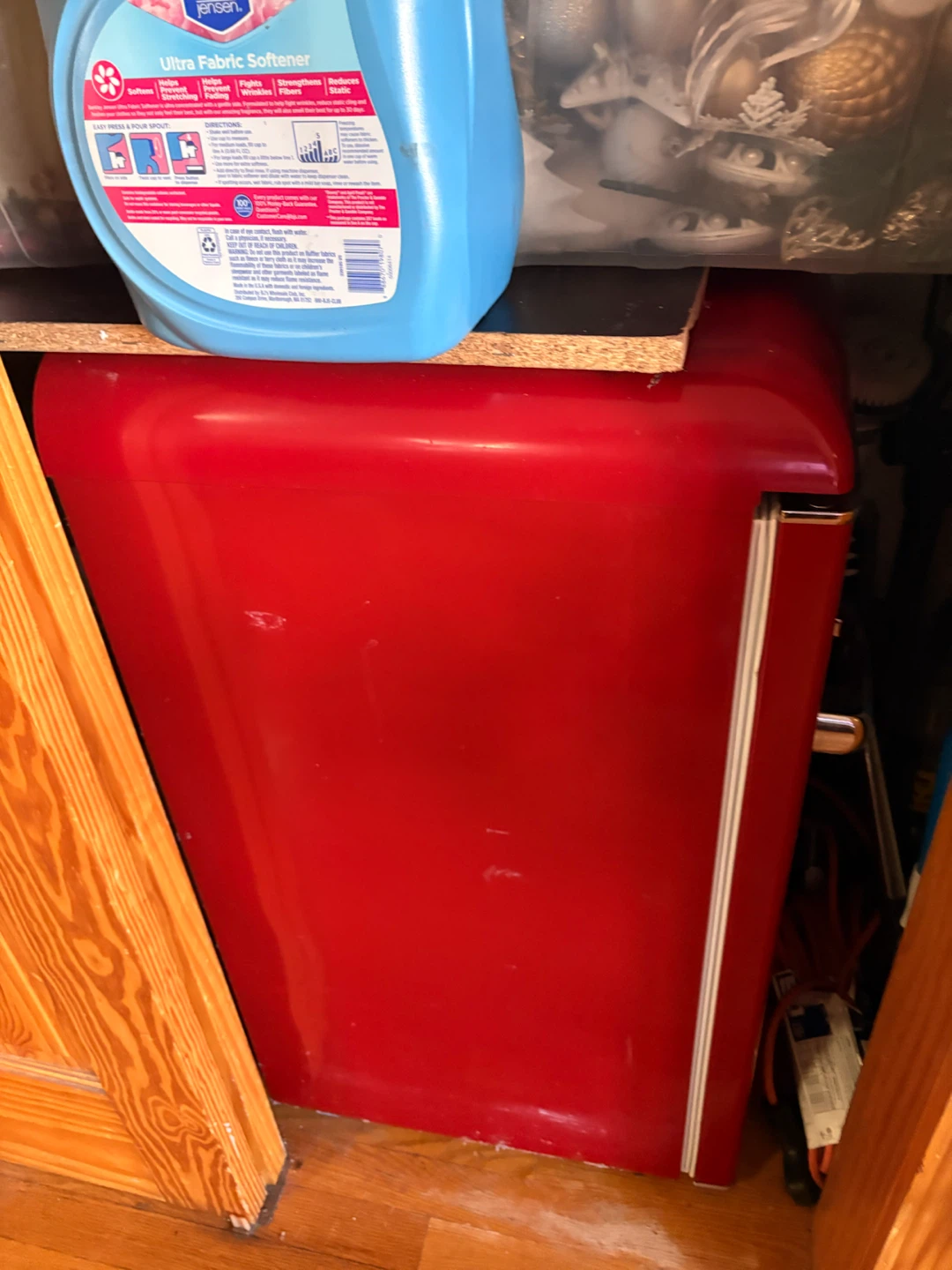 Magic Chef Retro Compact Refrigerator - photo 4