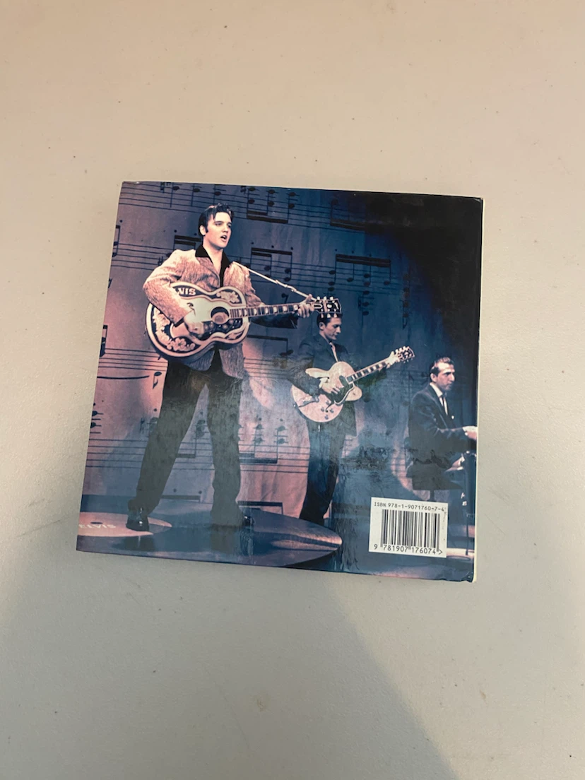 Elvis: The Illustrated Biography - photo 2