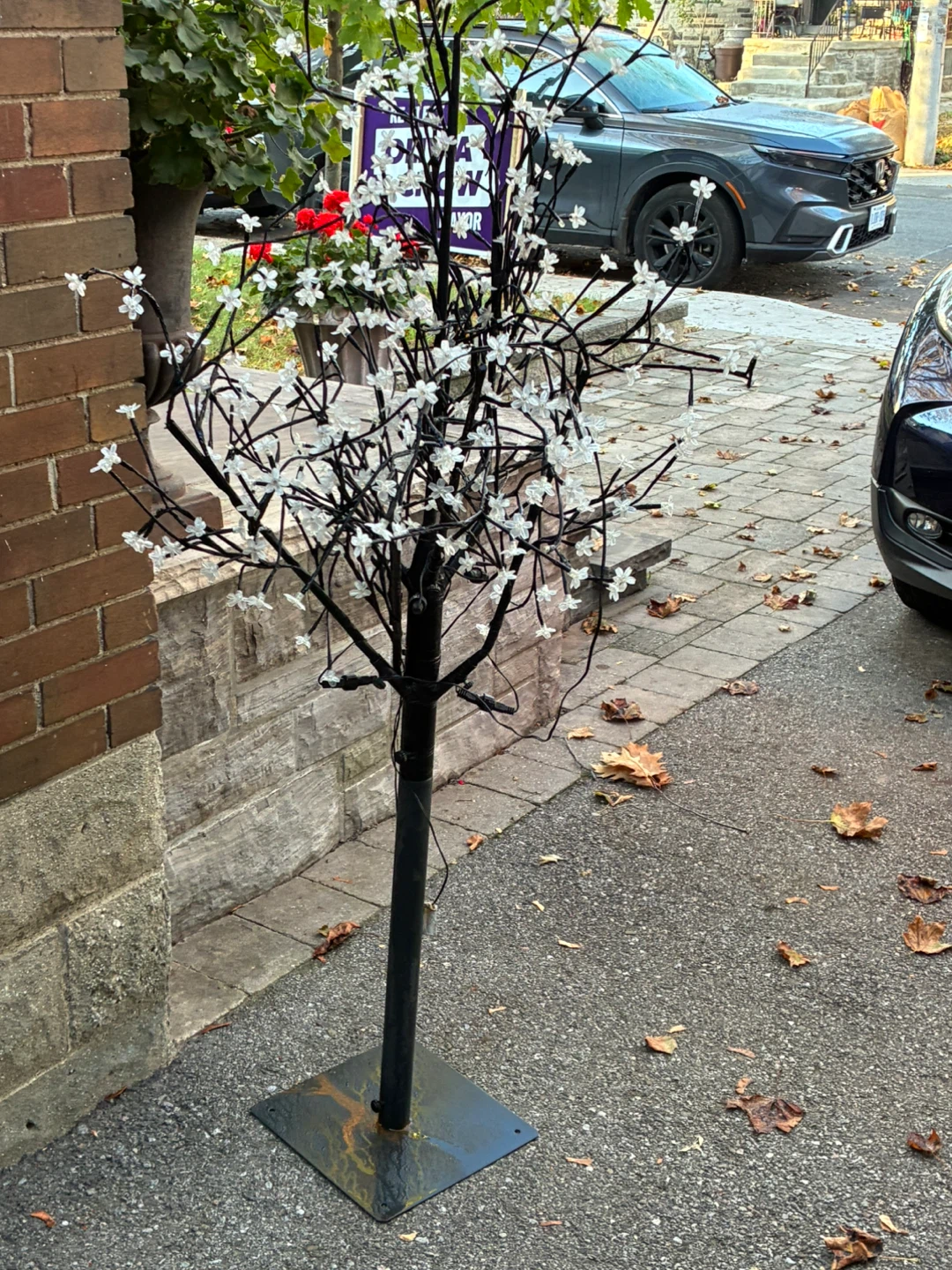 $7  LED Blossom Tree 5 ft – AS IS project garden display wedding - photo 2