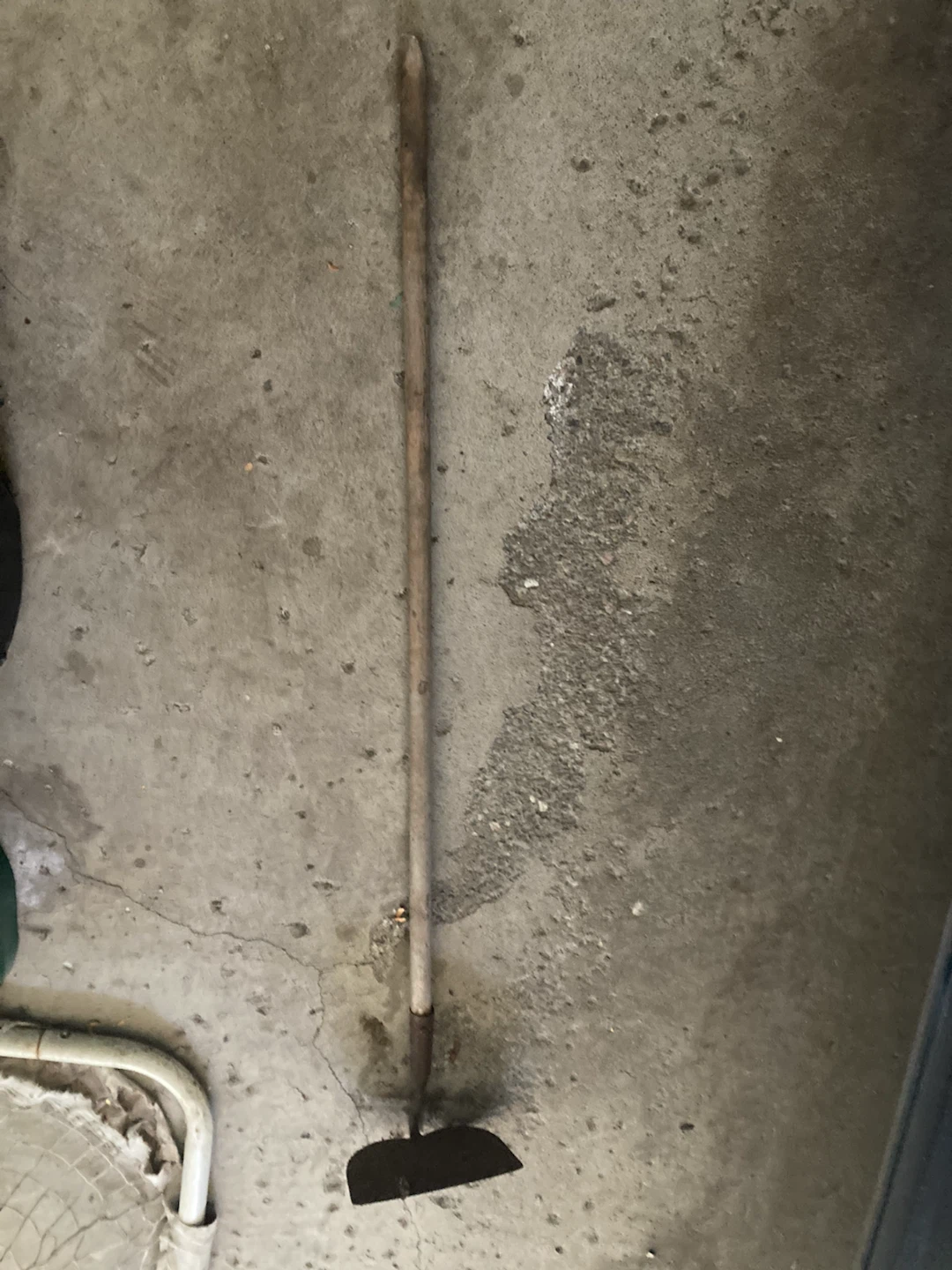 Garden Hoe with Wooden Handle