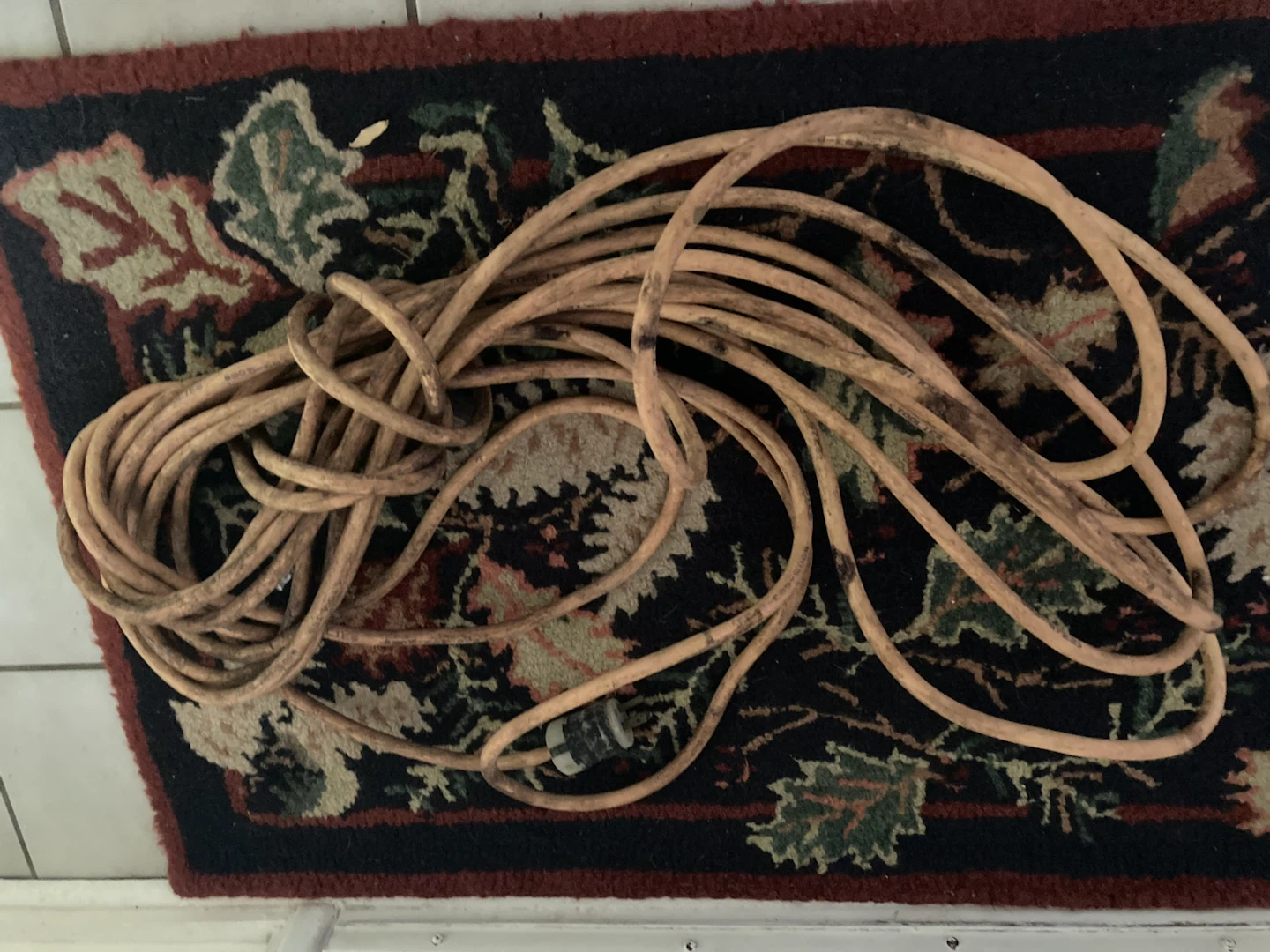 Heavy-duty outdoor extension cord